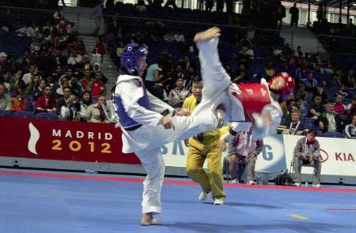 40_800_CtoMundo_Madrid14-04-04_Combate