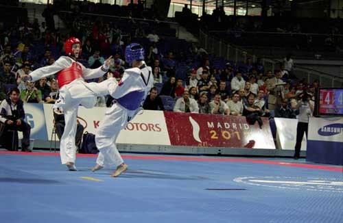 43_800_CtoMundo_Madrid14-04-04_Eric_Combate