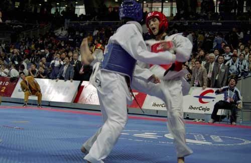 50_800_CtoMundo_Madrid14-04-04_Combate